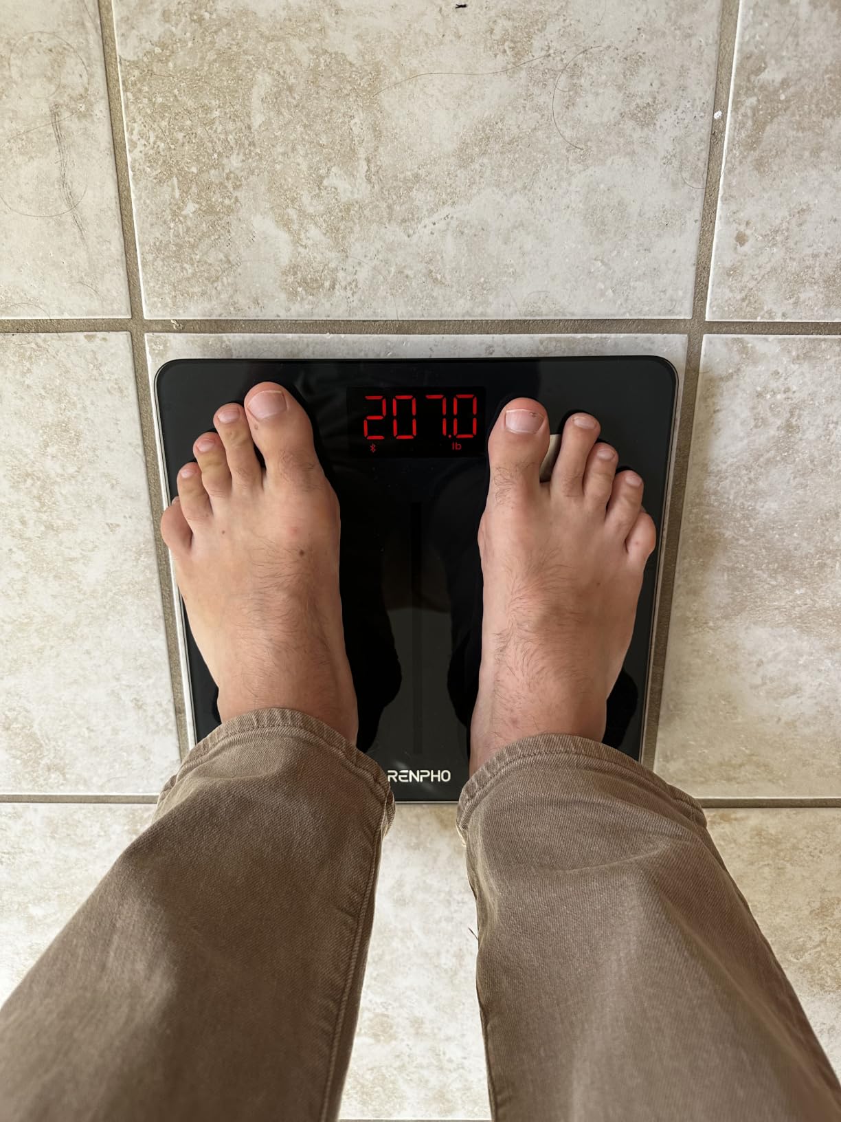 RENPHO Smart Scale for Body Weight, Tempered Glass Bathroom Digital Scale with BMI, Body Fat, Bluetooth Fitness Equipment Sync with Apps Accurate for Weight Loss, Home Use, 400 lbs - Elis 1 customer photo 2
