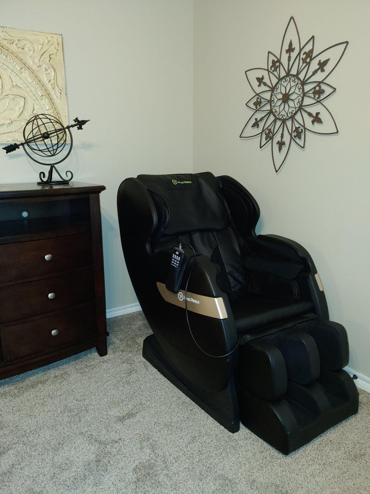 Real Relax 2026 Upgraded 2D SL-Track Massage Chair, Recliner Full Body Zero Gravity with 8 Auto Modes and Upgraded LCD Screen, Added Voice Broadcast, Headrest Cushion, Child Lock and Pause Button, Black customer photo 2