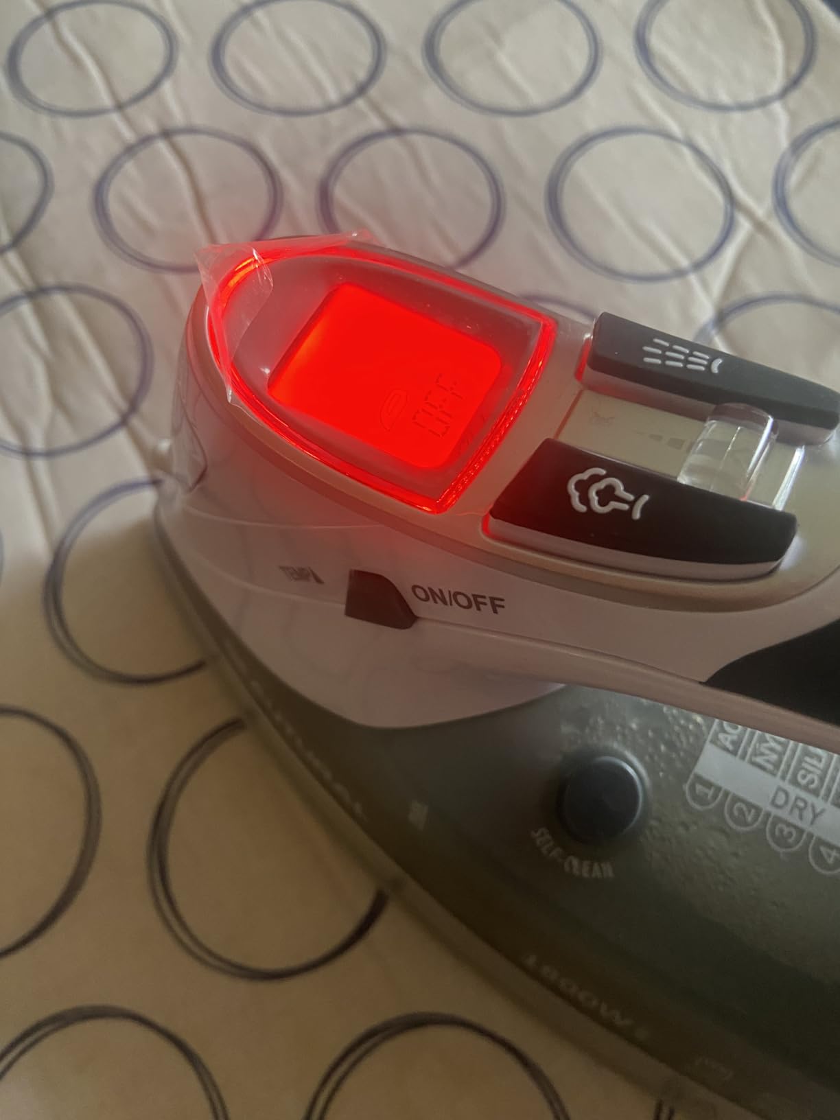 BEAUTURAL 1800 Watts Steam Iron with Digital LCD Screen customer photo 1