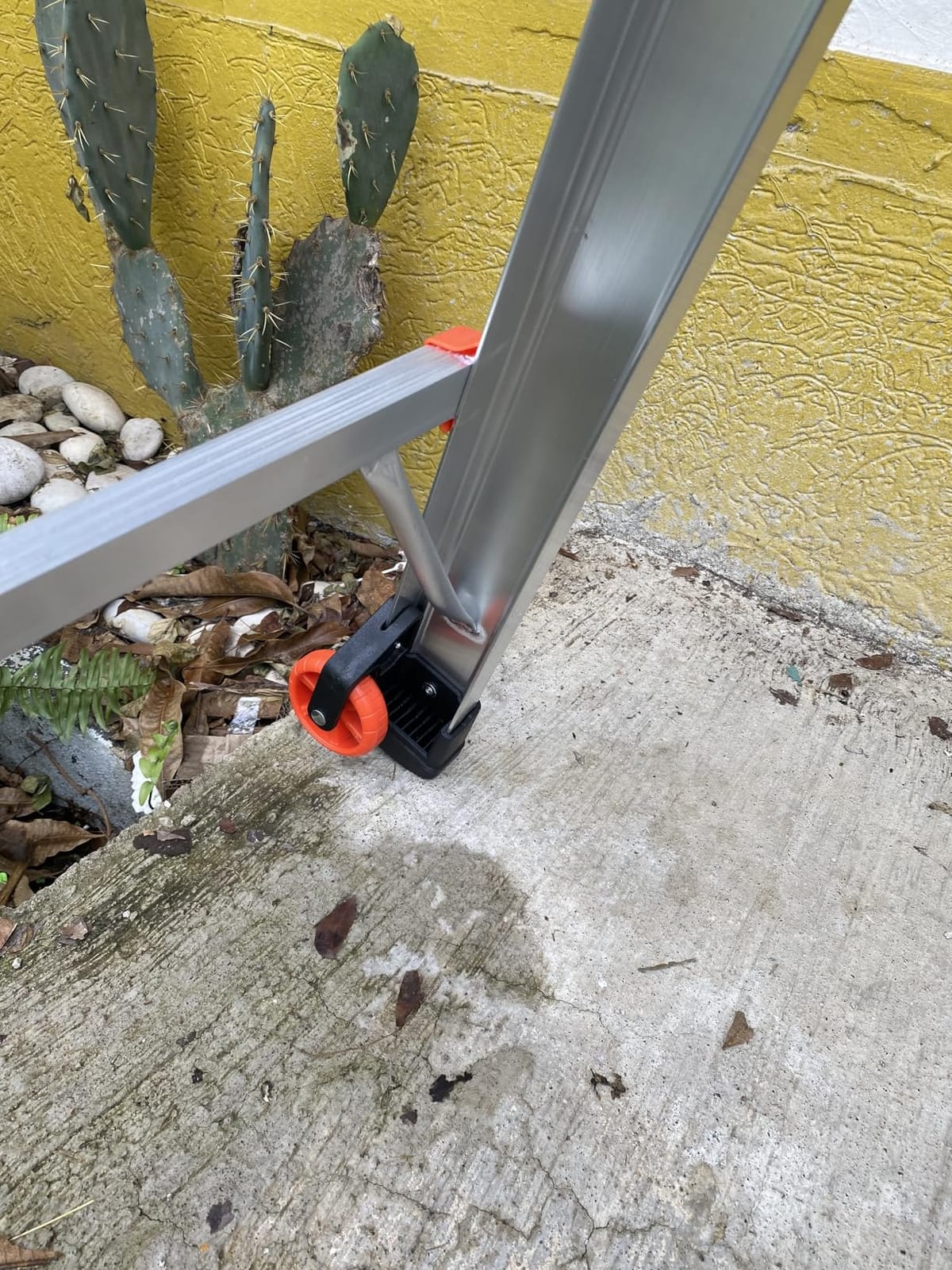 Little Giant Velocity, Aluminum Ladder, 18 ft with Leg Levelers, 15417-801 customer photo 1