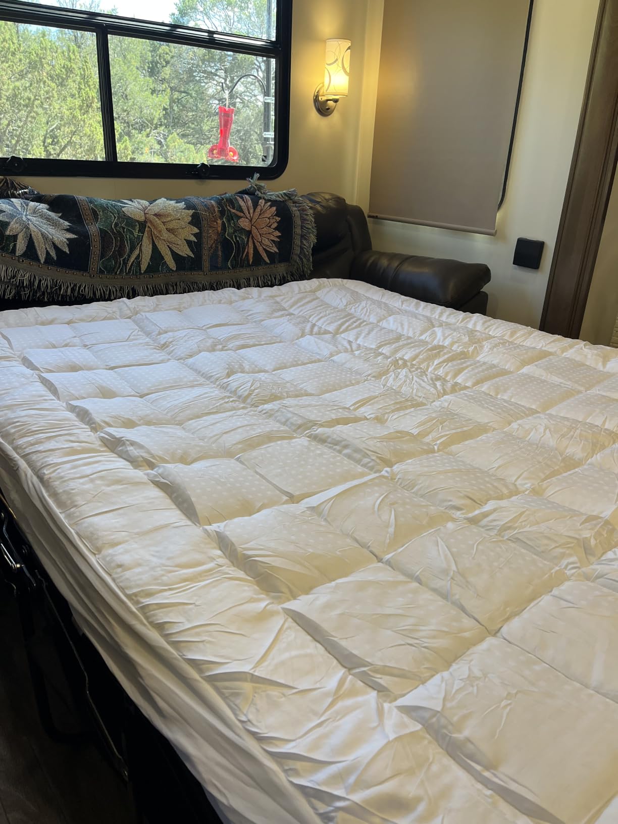 EASELAND Queen Size Mattress Pad Pillow Top Mattress Cover Quilted Fitted Mattress Protector Cotton Top Stretches up 8-21