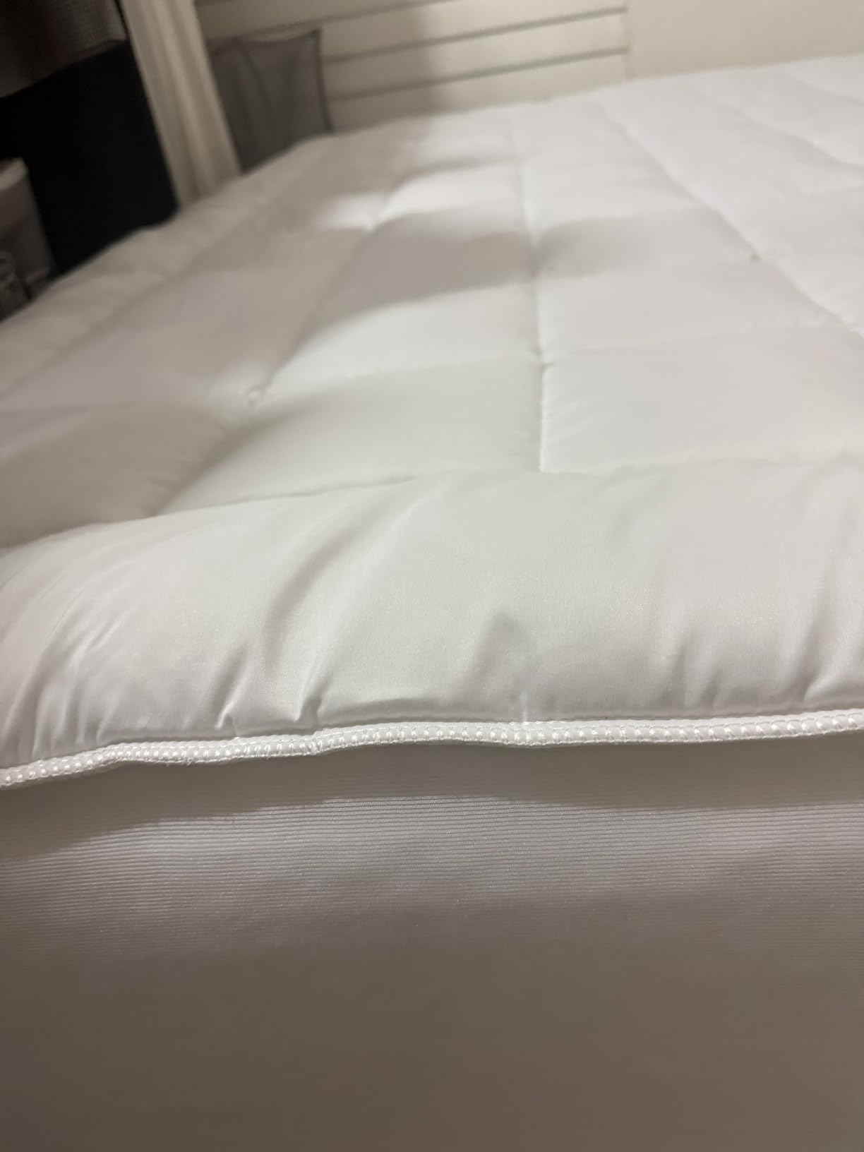 EASELAND Queen Size Mattress Pad Pillow Top Mattress Cover Quilted Fitted Mattress Protector Cotton Top Stretches up 8-21
