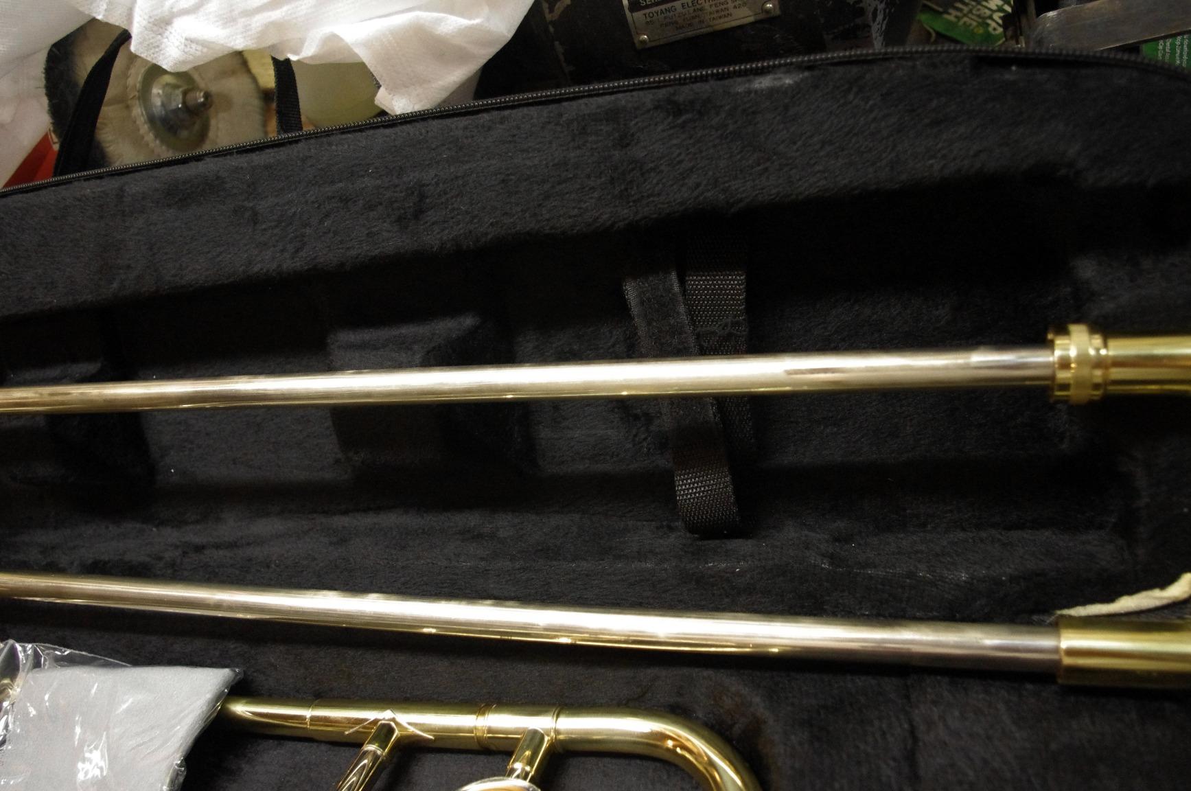 Costzon B Flat Tenor Slide Trombone Brass (Gold) - Student Beginner Trombone w/Case, Gloves, Mouthpiece customer photo 2