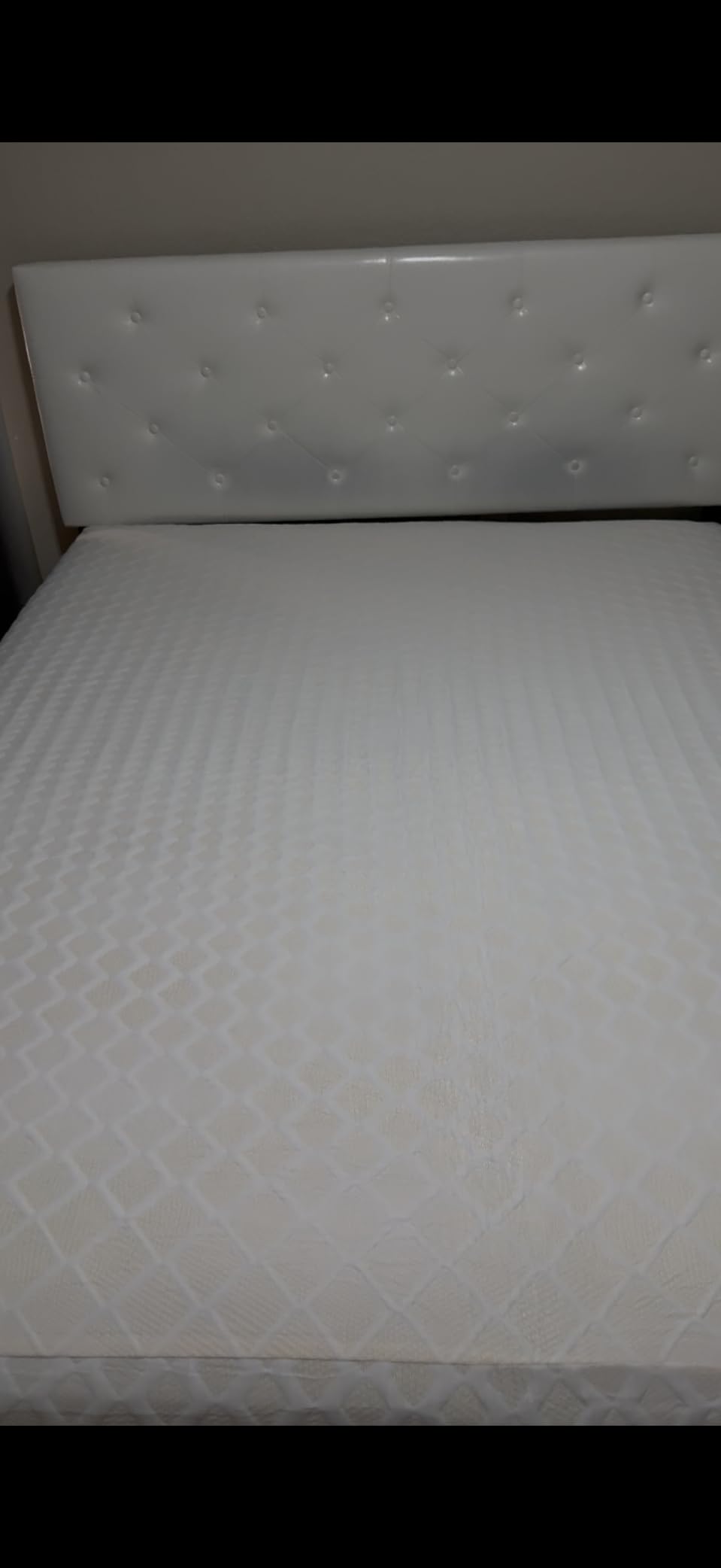 Signature Design by Ashley 12 Inch King Memory Foam Mattress in a Box | Medium Firm comfort with a 12-inch profile and pressure relief, Stretch knit cover for primary bedroom use, Chime Series customer photo 1
