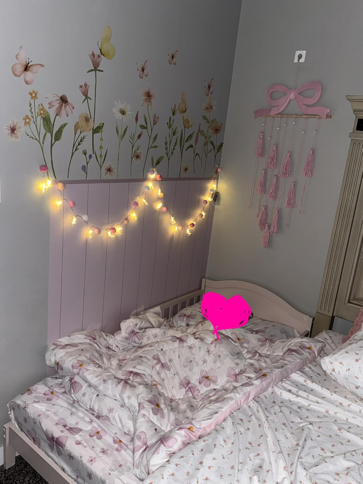 Dream On Me Sydney Toddler Bed, GREENGUARD Gold, Pinewood, Black customer photo 1