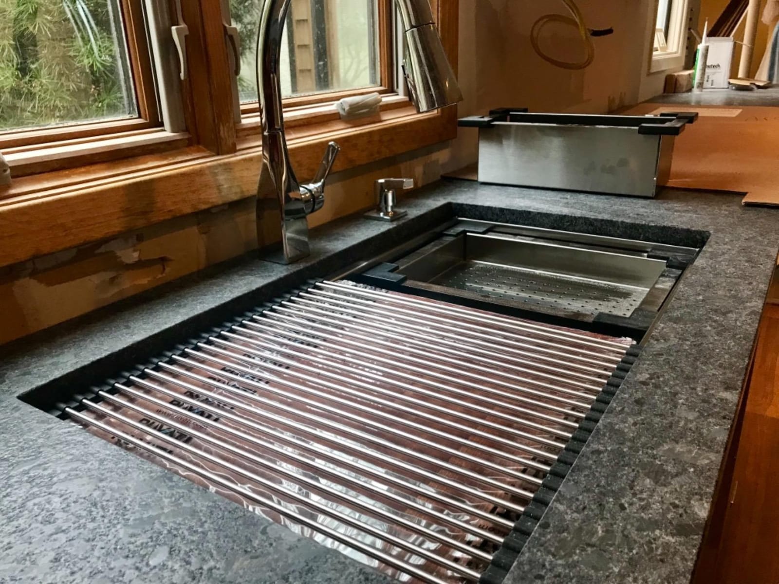 Ruvati 33-inch Undermount Workstation Kitchen Sink - 16 Gauge Stainless Steel Single Bowl with Cutting Board & Accessories, Brushed Finish - RVH8222 customer photo 2