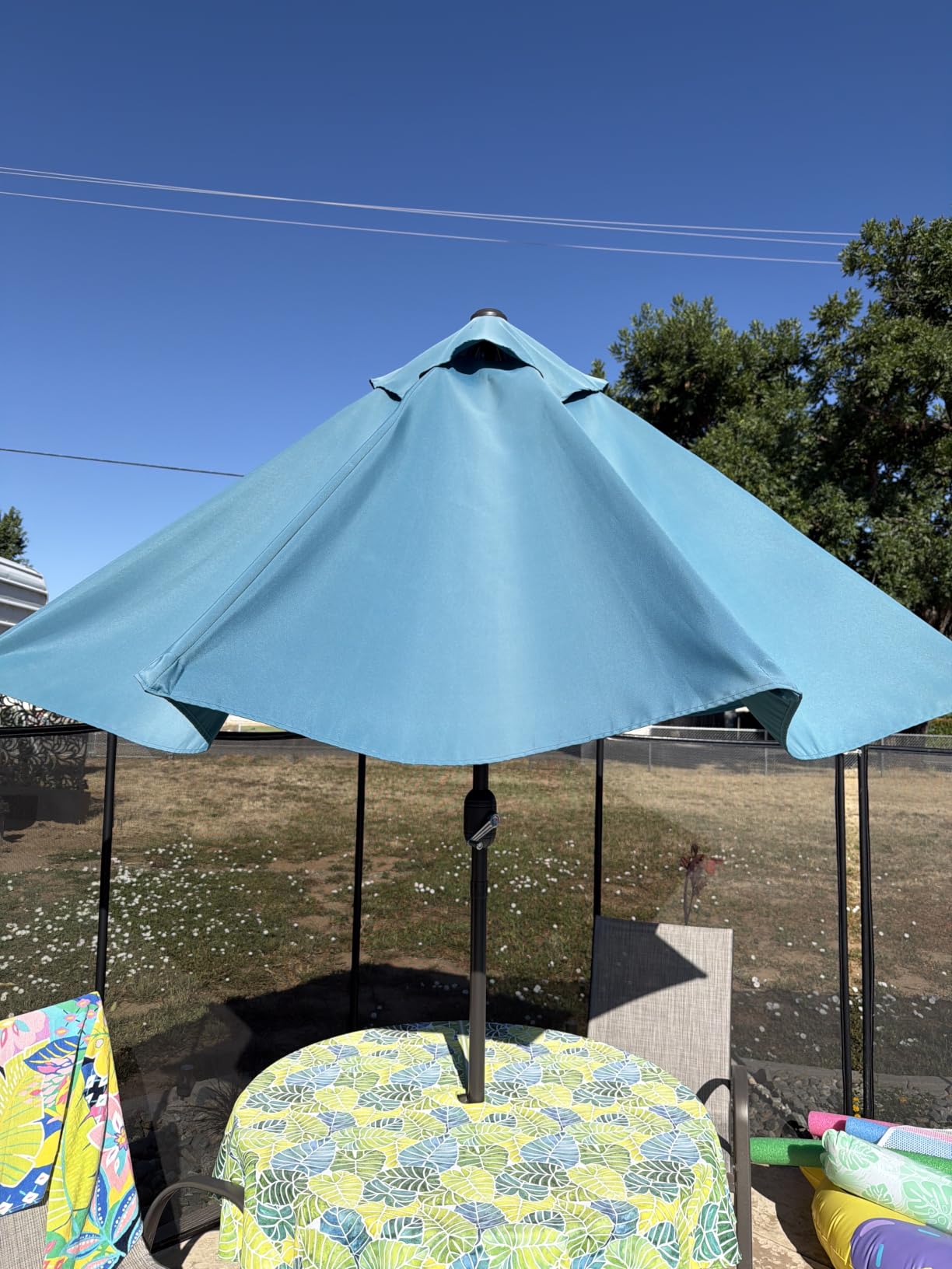 9' Outdoor Patio Umbrella, Outdoor Table Umbrella, Yard Umbrella, Market Umbrella with 8 Sturdy Ribs, Push Button Tilt and Crank customer photo 2