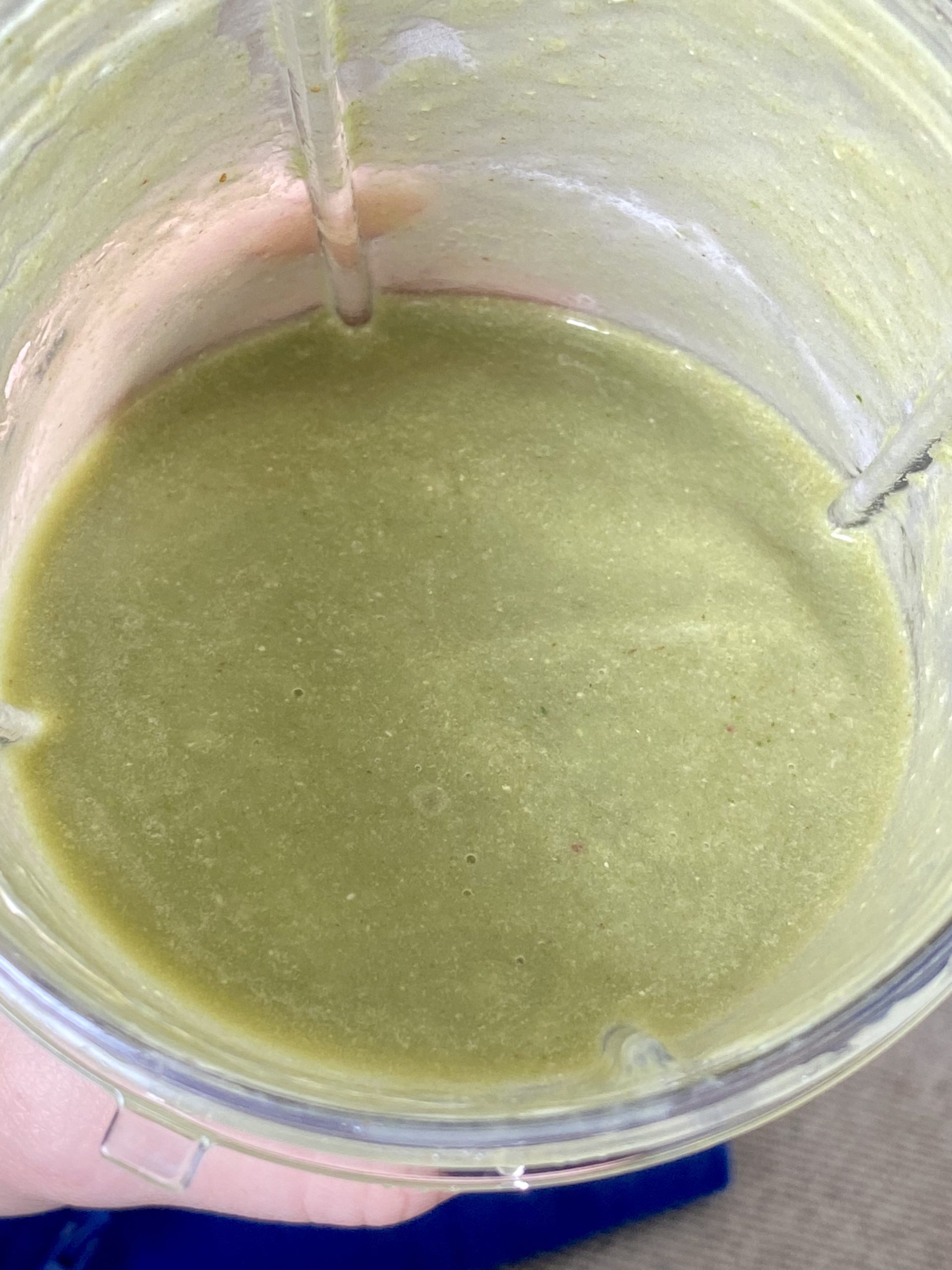 Nutribullet Personal Blender, Shakes, Smoothies, Food Prep, 24 Ounces, 600 Watt, Dark Gray, NBR-0601WM customer photo 1