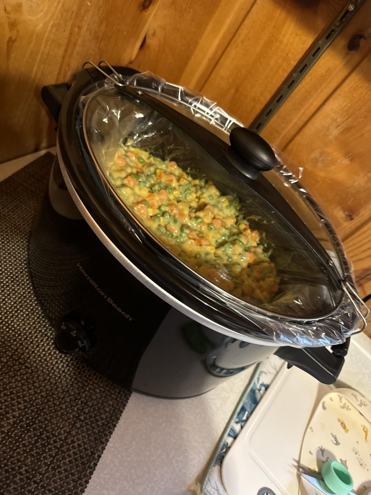 Hamilton Beach Stay or Go Extra Large 10 Quart Portable Slow Cooker | 3 Heat Settings | Lid Lock For Mess-Free Travel | Dishwasher-Safe Stoneware Crock & Glass Lid | Black | 33195G customer photo 2