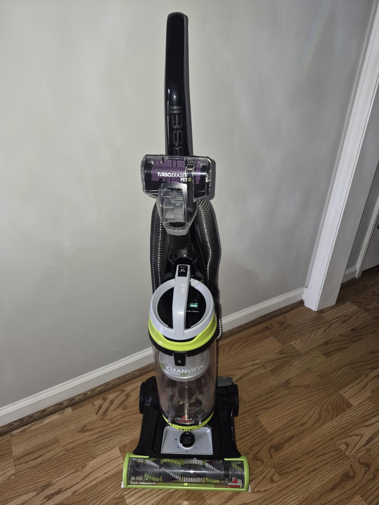 Bissell CleanView Swivel Pet Upright Vacuum, Swivel Steering for Maneuverability, Triple Action Brush Roll for Pet Hair, Large Capacity Dirt Tank & Scatter-Free Tech, 2252 customer photo 2