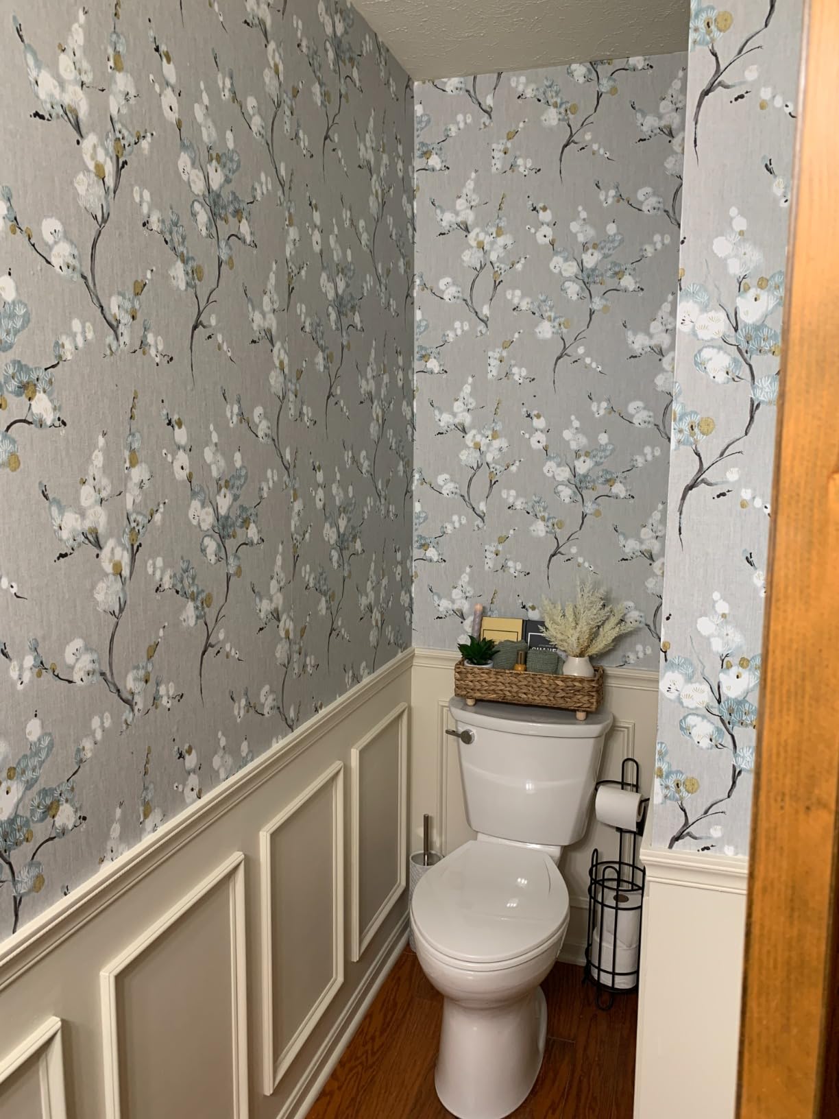 NuWallpaper Mirei Peel and Stick Wallpaper, Grey, Removable Wallpaper, Renter-Friendly, 20.5 in x 18 ft customer photo 2