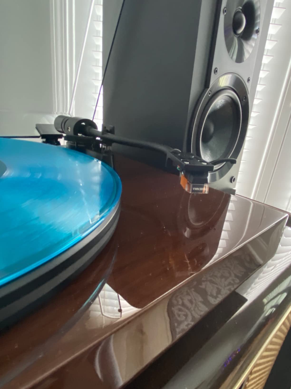 Fluance RT82 Reference High Fidelity Vinyl Turntable Record Player with Ortofon OM10 Cartridge, Speed Control Motor, High Mass MDF Wood Plinth, Vibration Isolation Feet - Piano Black customer photo 1