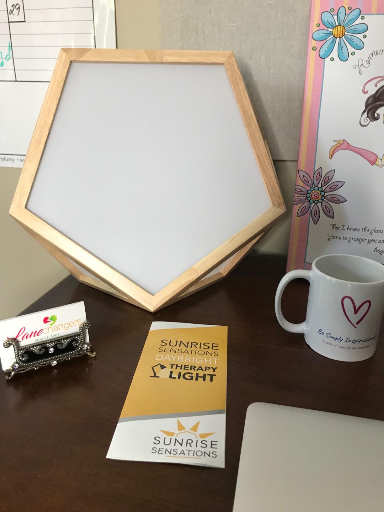 DayBright Light Therapy Lamp Full Spectrum, 10,000 LUX, UV-Free, Full Size, Adjustable, Happy Sun Lamp, Sunlight Lamp for Daylight Feelings - Crafted from Solid Wood customer photo 2