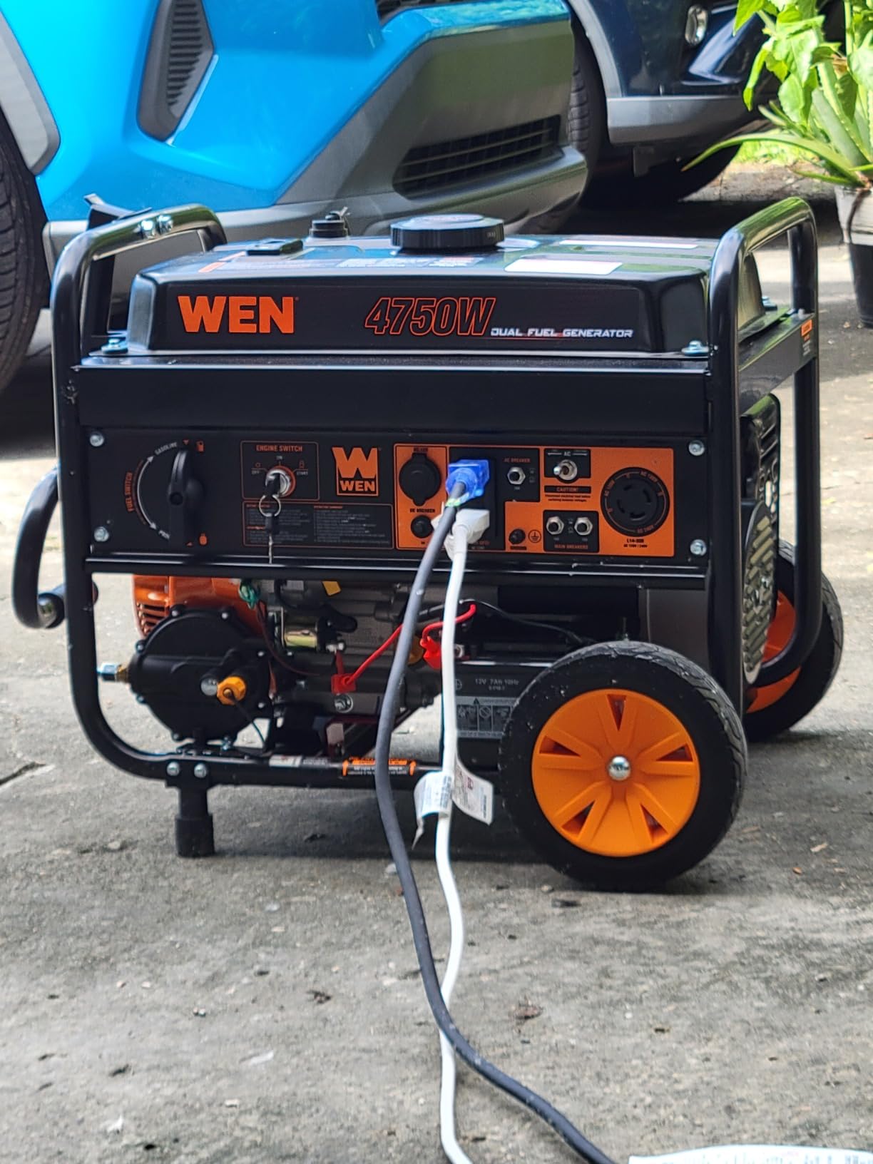 WEN 4,750-Watt 120V/240V Dual Fuel Portable Generator with Wheel Kit and Electric Start (DF475T) customer photo 2