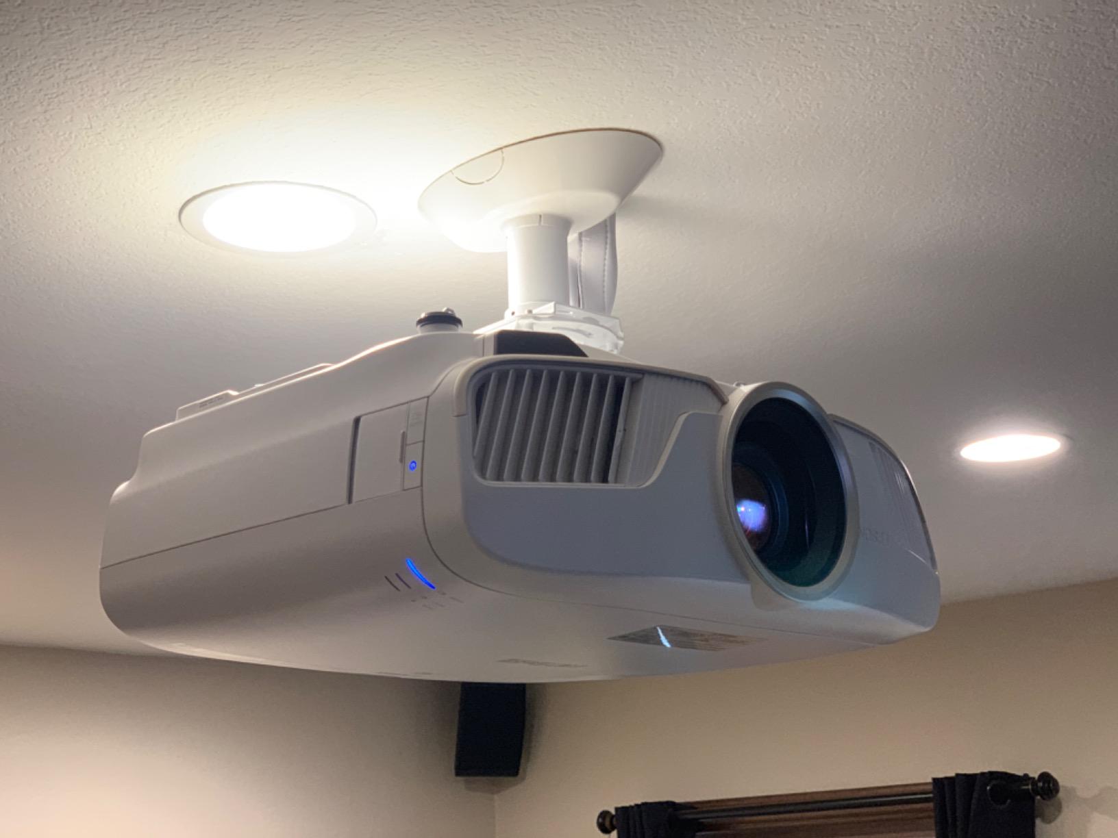 Epson Home Cinema 5050UB 4K PRO-UHD 3-Chip 3LCD Projector with HDR customer photo 2