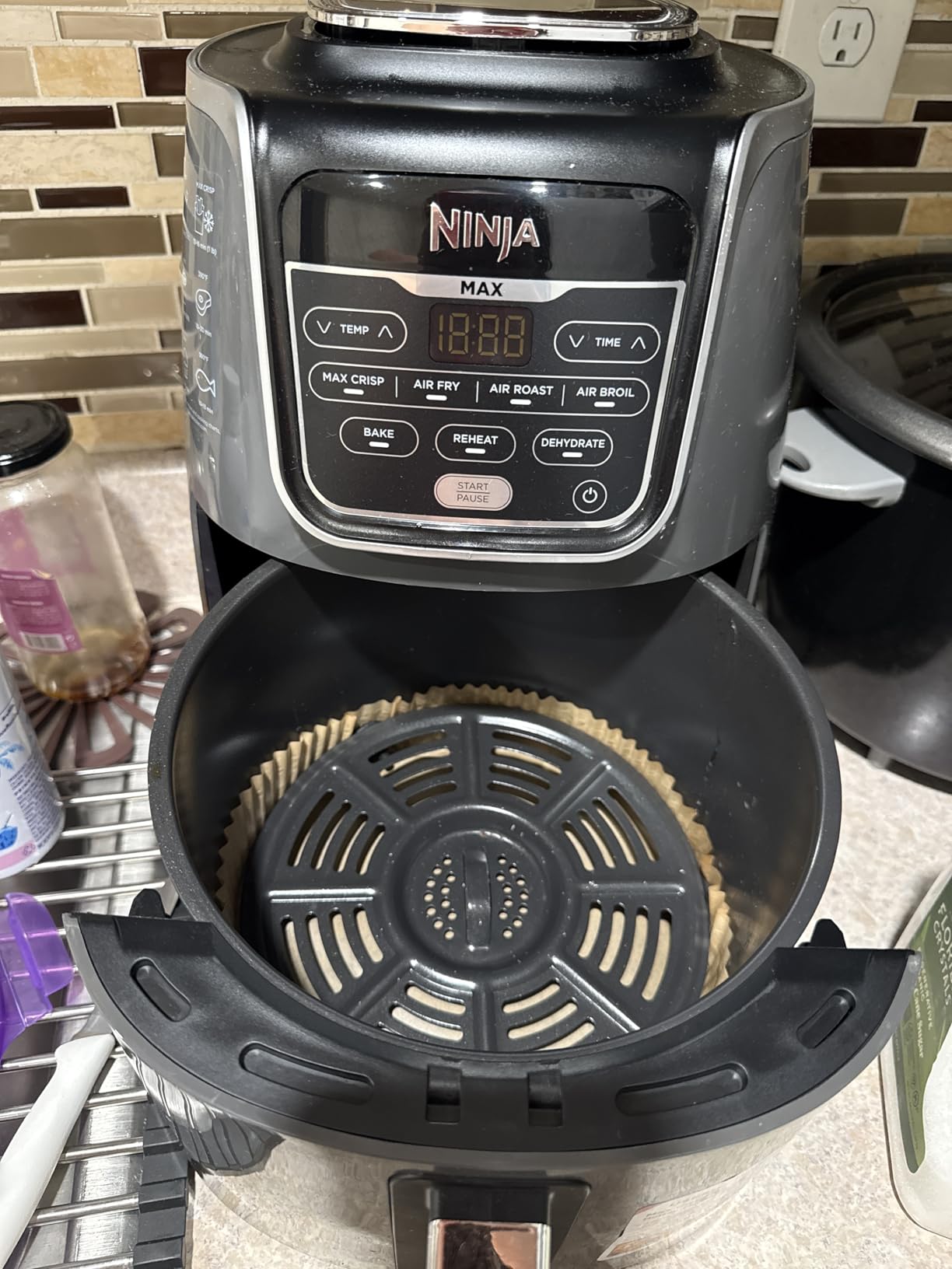 Ninja Air Fryer Max XL, 5.5 Qt, 7-in-1, Grey, AF161 | Max crisp, air fry, roast, broil, bake, reheat, dehydrate, 450F max customer photo 2