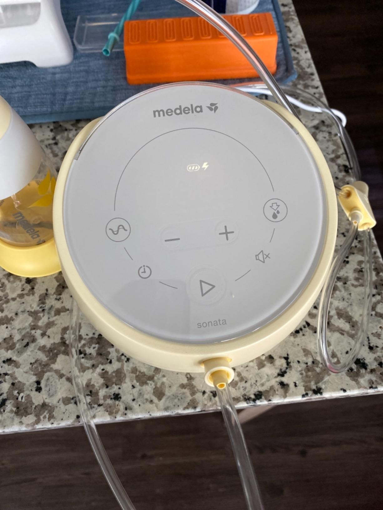 Medela Sonata Smart Breast Pump, Hospital Performance Double Electric Breastpump, Rechargeable, Flex Breast Shields, Touch Screen Display, Connects to Medela Family App customer photo 2