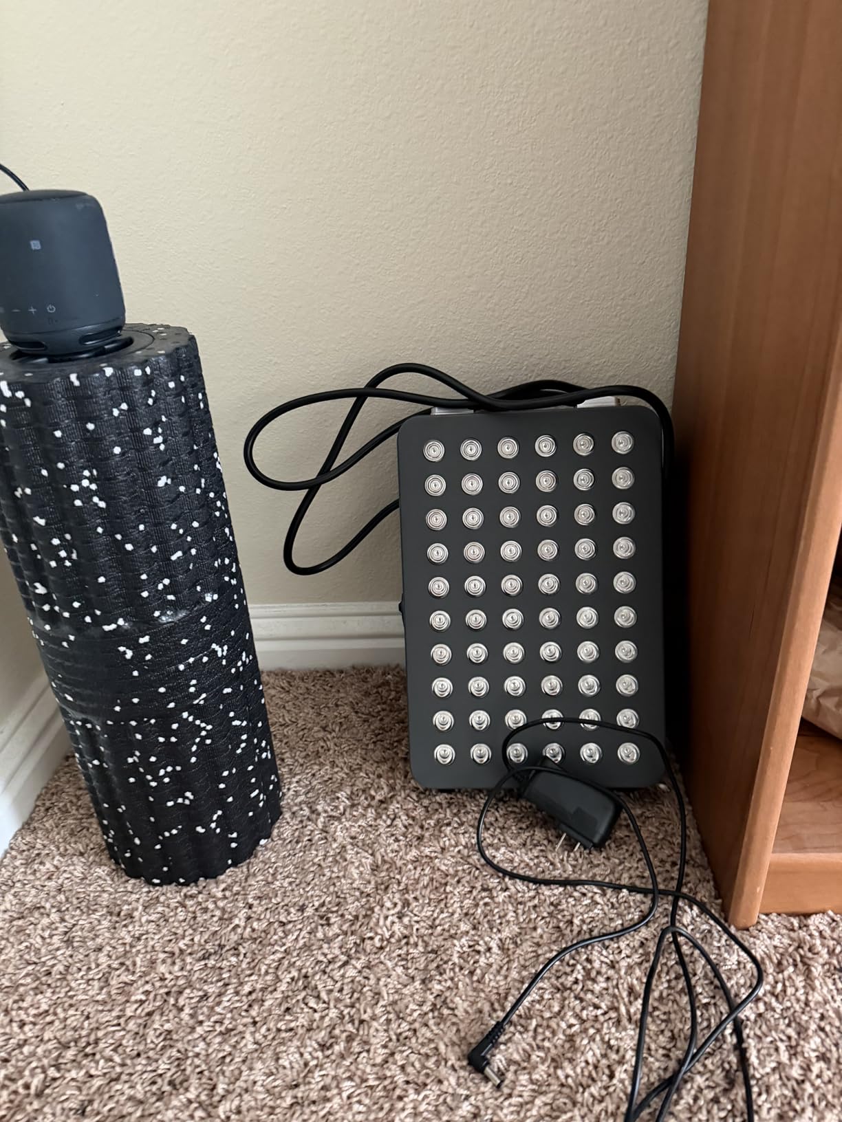 Hooga HG1000 Full Body Red Light Therapy Panel, 200 LEDs, 660nm Red & 850nm Near-Infrared Light, Built-in Timer, Door Hanging Kit customer photo 1