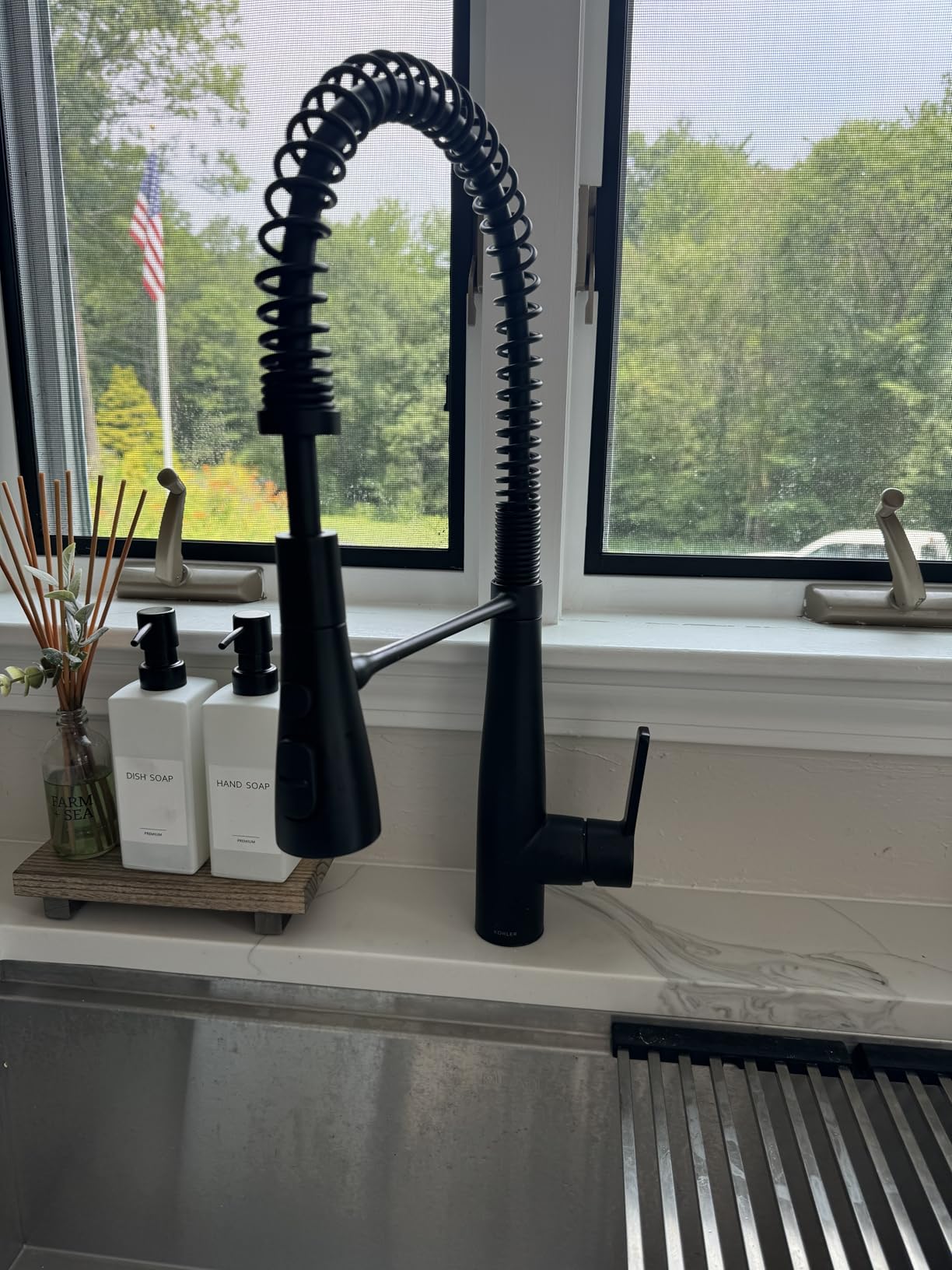 KOHLER K-R22745-SD-VS Semi-Professional Kitchen Sink Faucet with Soap Dispenser, Commercial Kitchen Faucet with Pull Down Sprayer, Vibrant Stainless customer photo 1