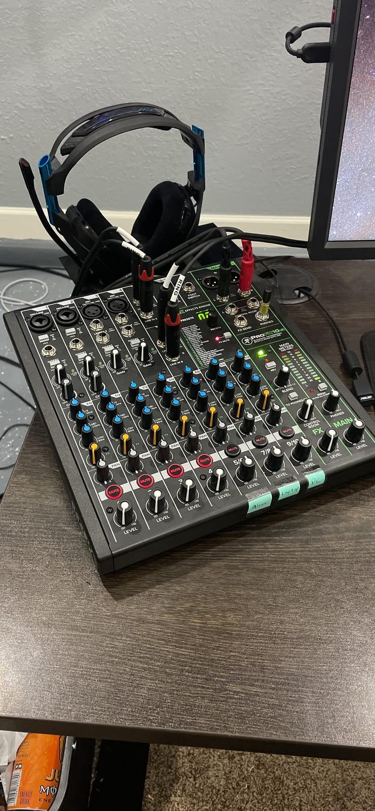 Mackie ProFX10v3 10-Channel Professional Analog Mixer with USB, Onyx Mic Preamps and GigFX Effects Engine customer photo 1