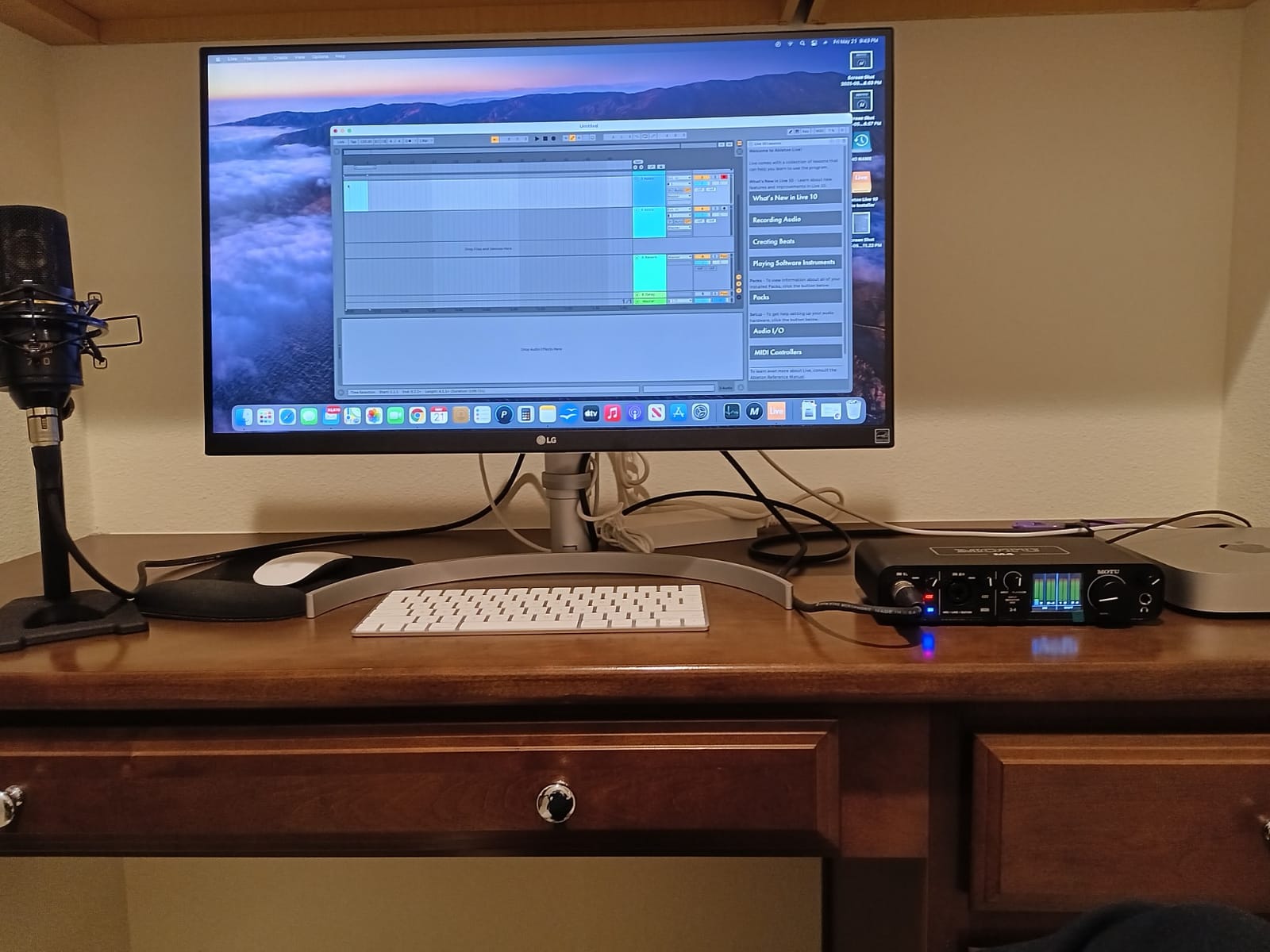 Motu M4 4x4 USB-C Audio Interface | Recording, mixing and podcasting with 4x4 USB-C connectivity, MIDI I/O and low latency monitoring customer photo 2
