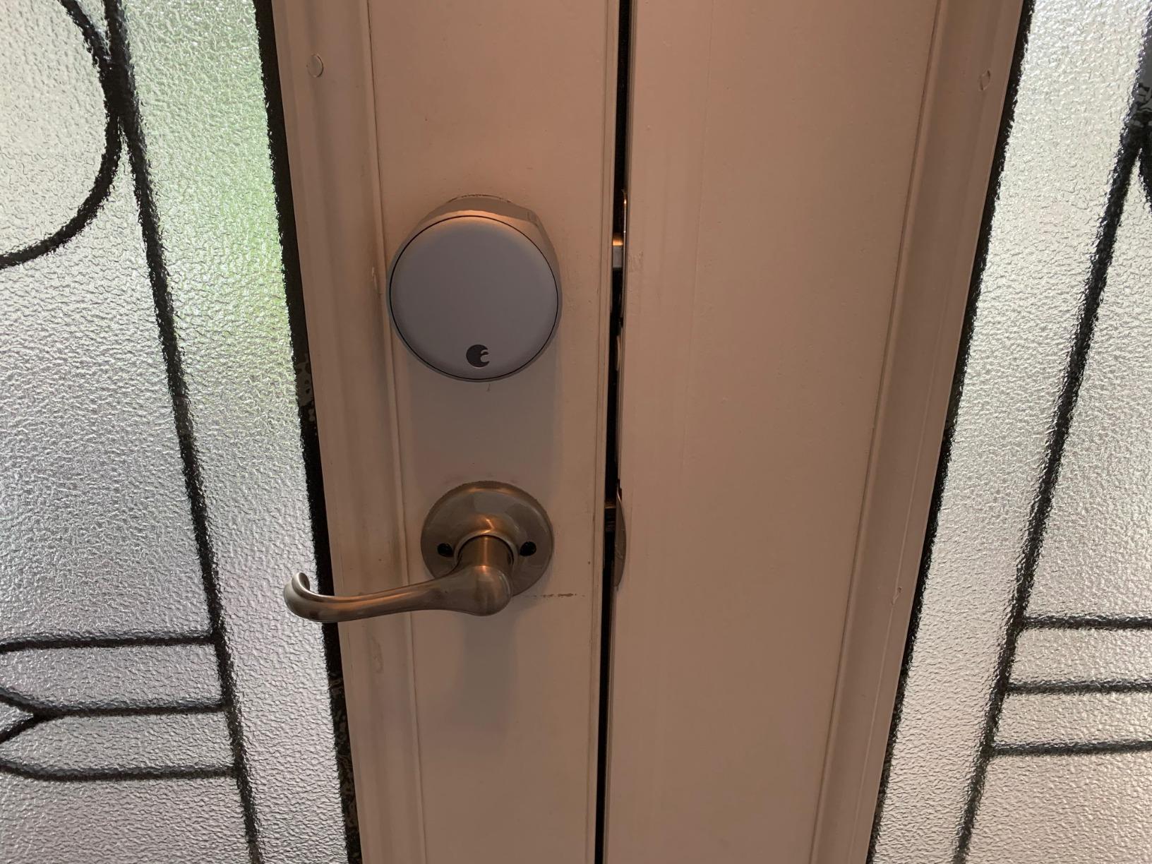 Silver Wi-Fi Connected Smart Keyless Entry Door Lock, Electronic Door Lock Fits Your Existing Deadbolt in Minutes, AUG-SL05-M01-S01 customer photo 2