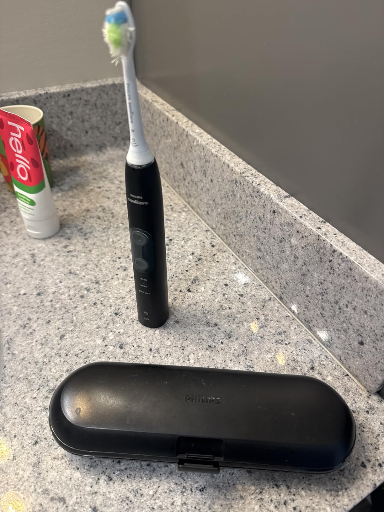 Philips Sonicare 5300 Rechargeable Electric Toothbrush, 3 Brush Head, Black customer photo 1