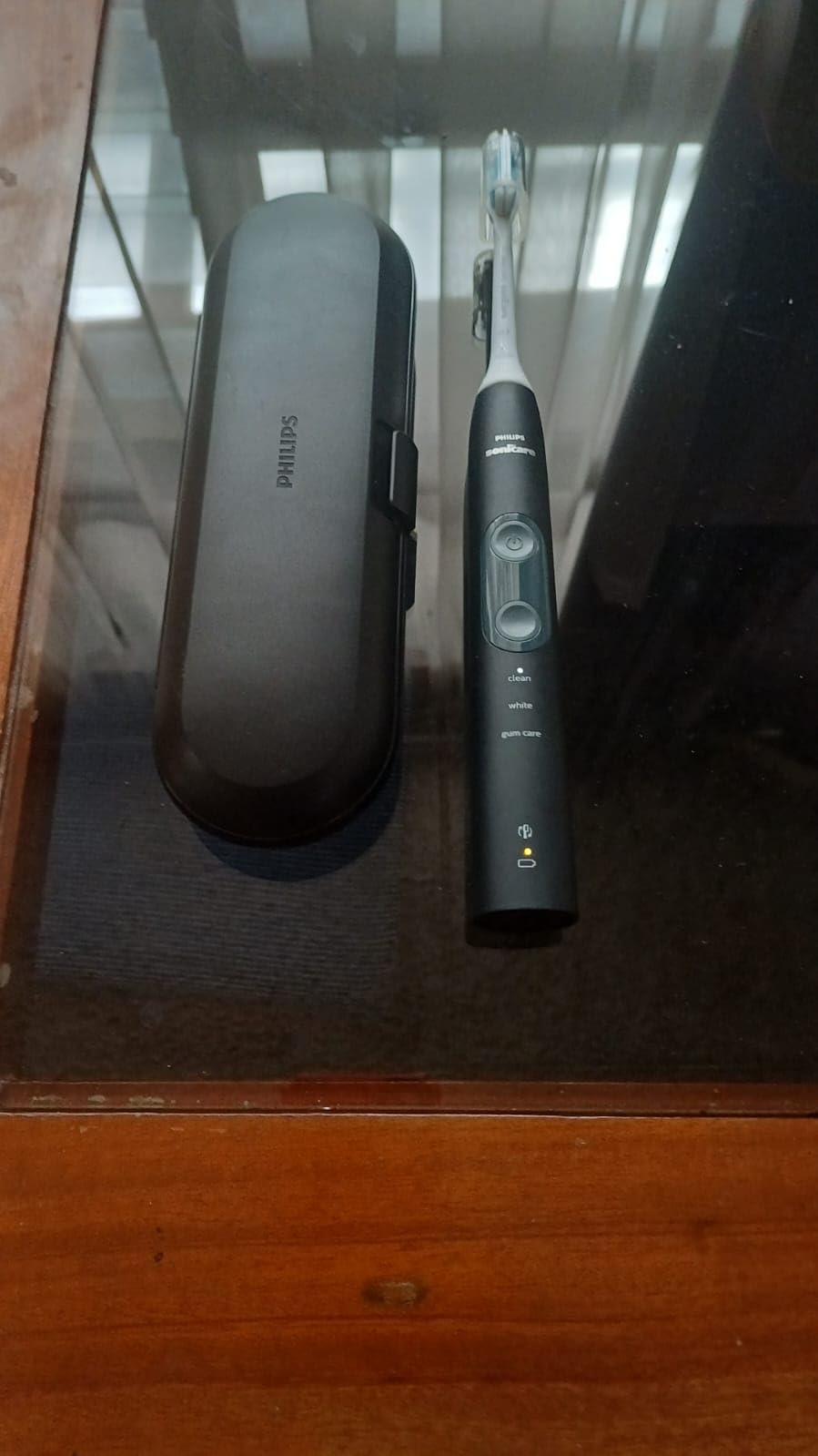 Philips Sonicare 5300 Rechargeable Electric Toothbrush, 3 Brush Head, Black customer photo 2