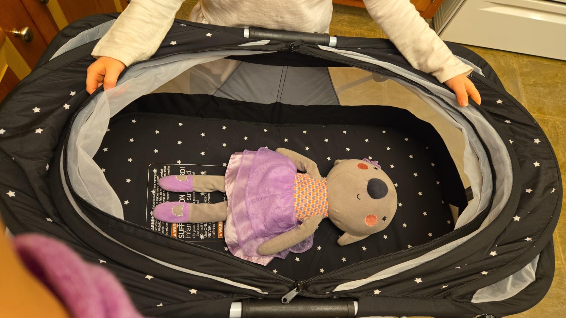 Dream On Me Karley Portable Infant Bassinet, Double Mesh Canopy, Black customer photo 2