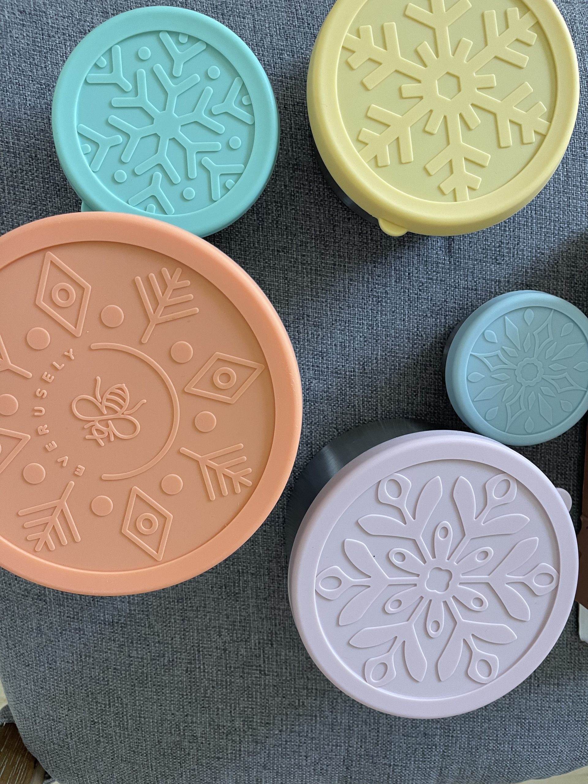 Stainless Steel Food Containers, Metal Lunch Boxes, Set of 5, Bright | Everusely lunch containers feature colorful lids and offer durable utility for snacks, meal prep, and food storage. customer photo 2