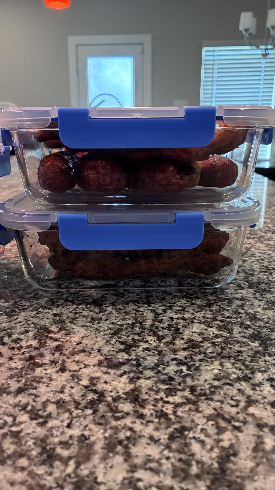 Amazon Basics Glass Food Storage Containers, Leak Proof, Oven Safe, Easy to Clean, Stain Resistant, Set of 7, 14 Pieces Including Lids, BPA-Free, Clear with Blue Silicone Ring customer photo 2