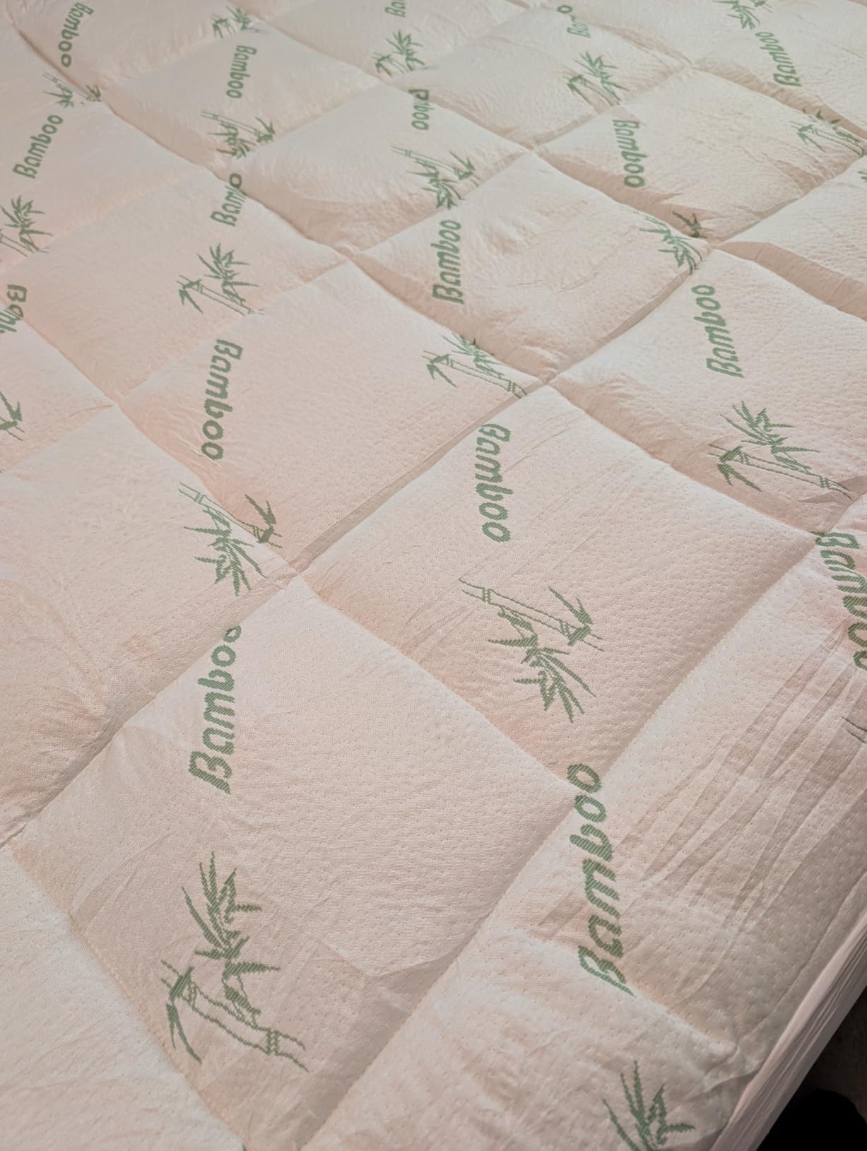 Niagara Sleep Solution Ultra Soft & Cooling Mattress Topper - Queen RV Size, Rayon from Bamboo, Pillow Top Mattress Pad, 20