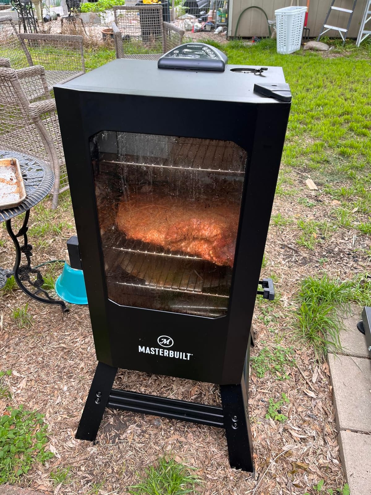 Masterbuilt 30-inch Digital Electric Vertical BBQ Smoker with Leg Kit, Side Wood Chip Loader and 710 Cooking Square Inches customer photo 1