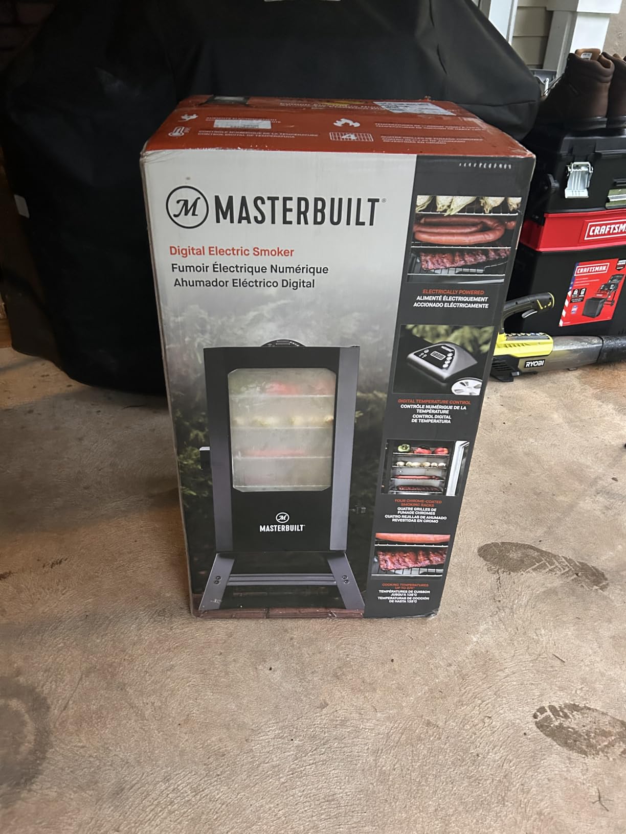Masterbuilt 30-inch Digital Electric Vertical BBQ Smoker with Leg Kit, Side Wood Chip Loader and 710 Cooking Square Inches customer photo 2