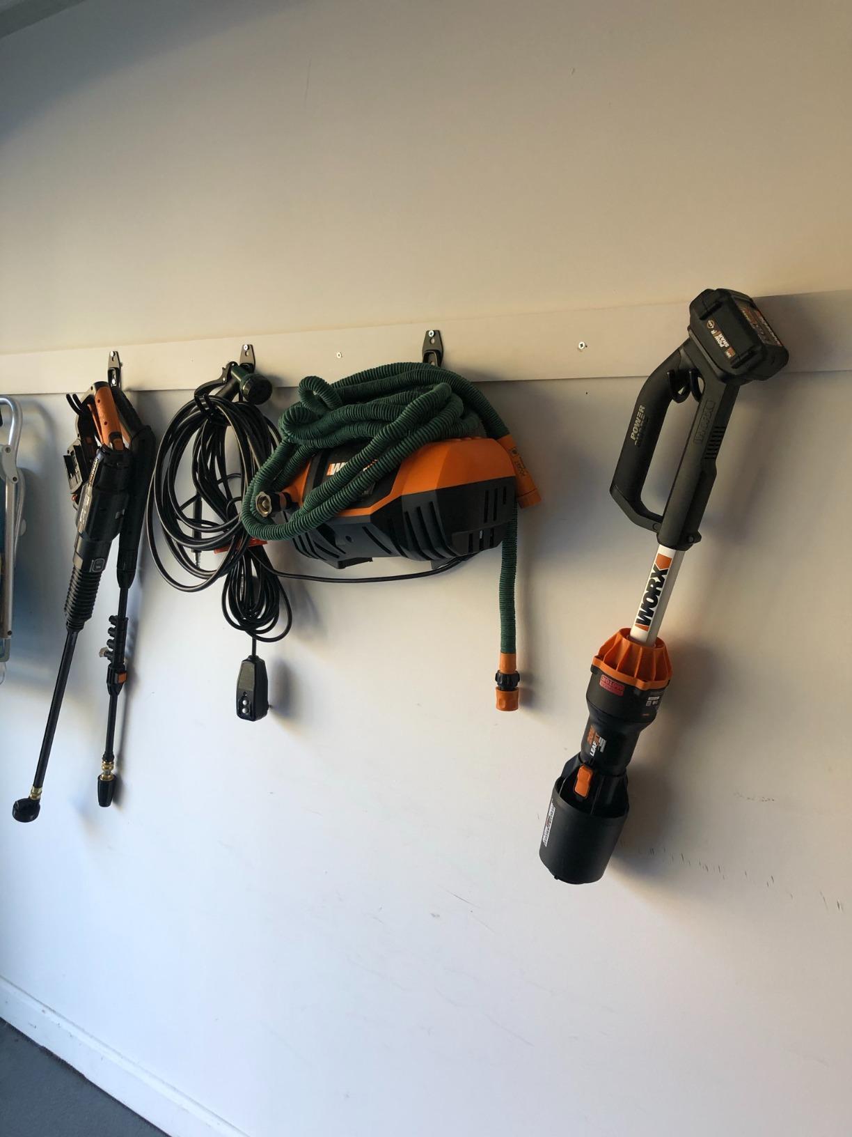 WORX Nitro Cordless Leaf Blower, Electric Blower with 410 CFM & 130 MPH, Blowers for Lawn Care with 3.8 Lbs, 4.0 Ah Battery & Charger Included, WG543 customer photo 2