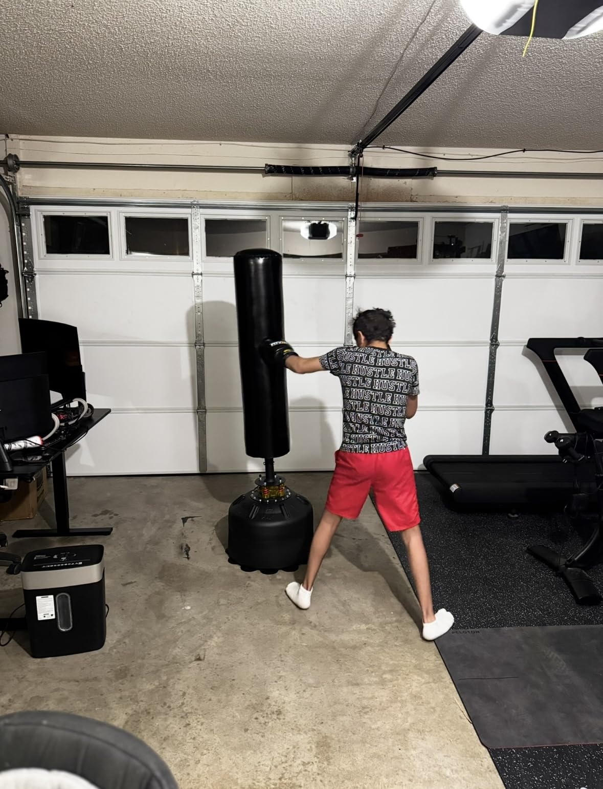 FITVEN 70'' Freestanding Punching Bag with Boxing Gloves, Heavy Boxing Bag with Suction Cup Base, Stand Kickboxing Bag for Adult-Teens Family Home Gym Training Equipment customer photo 1