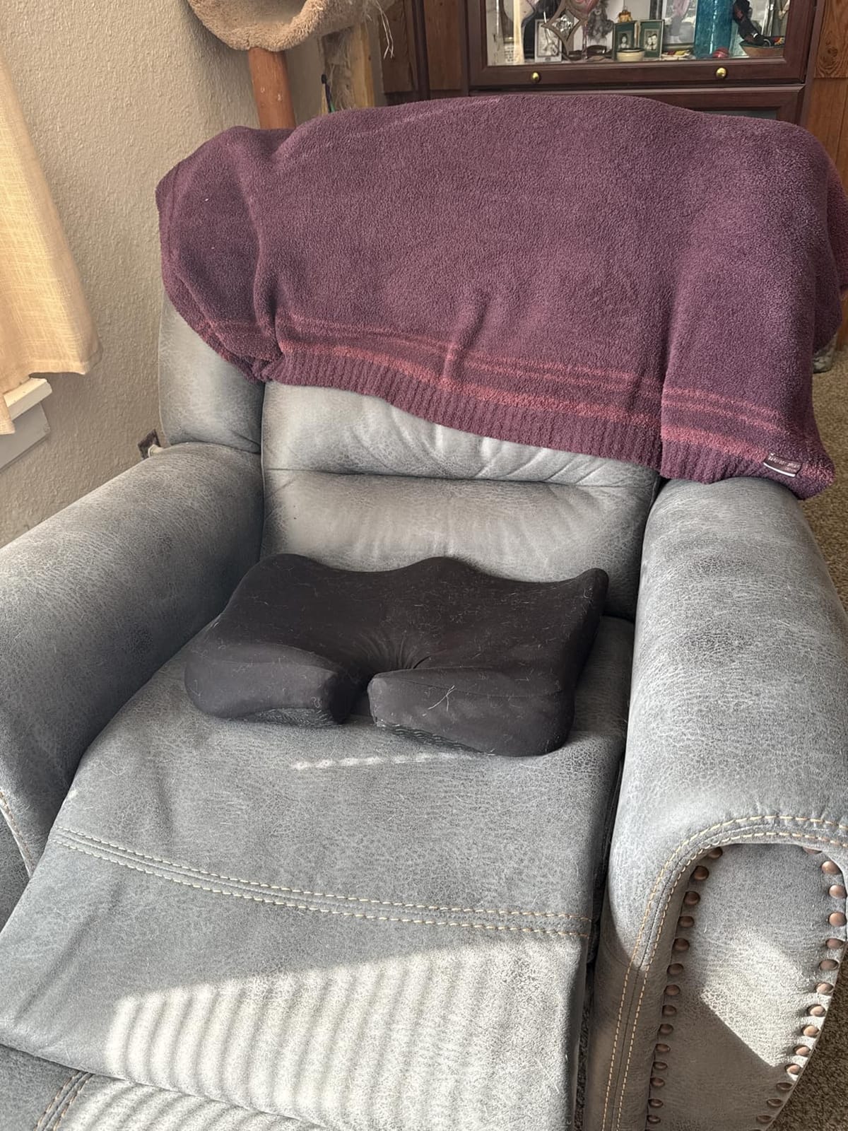 C CUSHION LAB Patented Pressure Relief Seat Cushion for Long Sitting Hours on Office/Home Chair, Car, Wheelchair - Extra-Dense Memory Foam for Hip, Tailbone, Coccyx, Sciatica - Light Grey customer photo 1