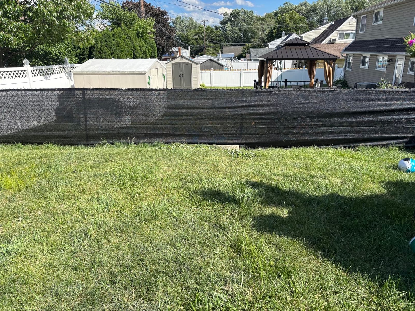 iCover 4x50ft Privacy Screen Fence, Outdoor Fencing Panels, Garden Windscreen Mesh Shade Sail Net Barrier, Include Reinforced Bindings and Brass Grommets Cable Zip Ties, Black customer photo 2