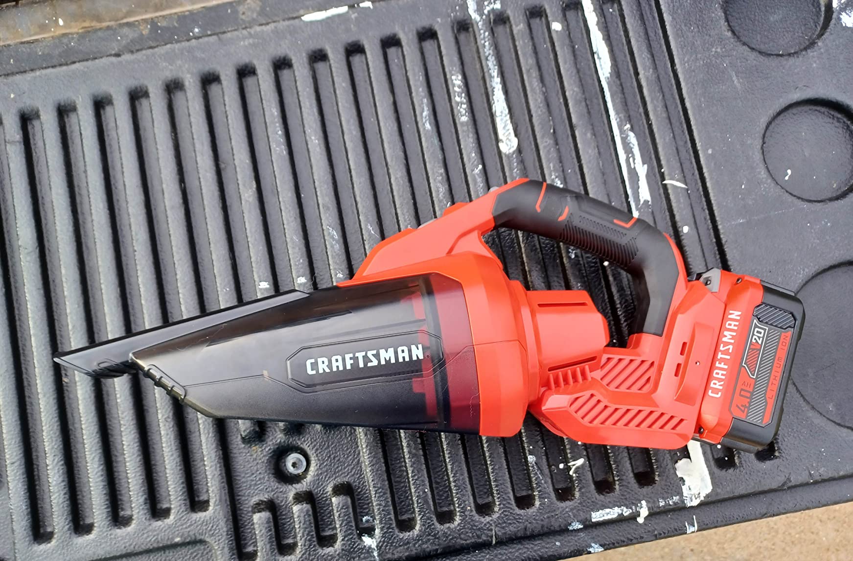 CRAFTSMAN V20 Cordless Hand Vacuum, 45 CFM, 2 Stage Filtration System with Filter, Battery and Charger Included (CMCVH001C1) customer photo 2