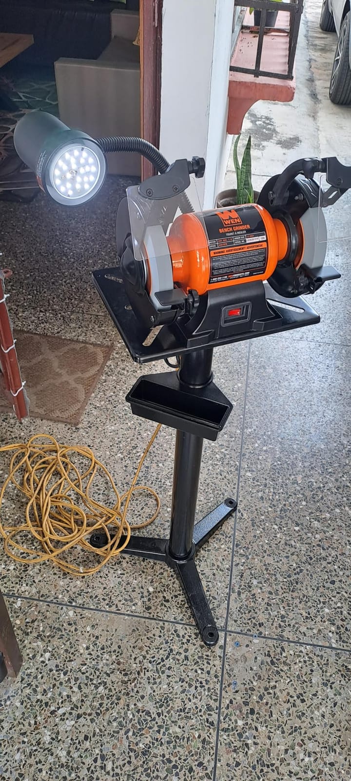 WEN BG4276 2.1-Amp 6-Inch Single Speed Bench Grinder with Flexible Work Light, Black,orange customer photo 2