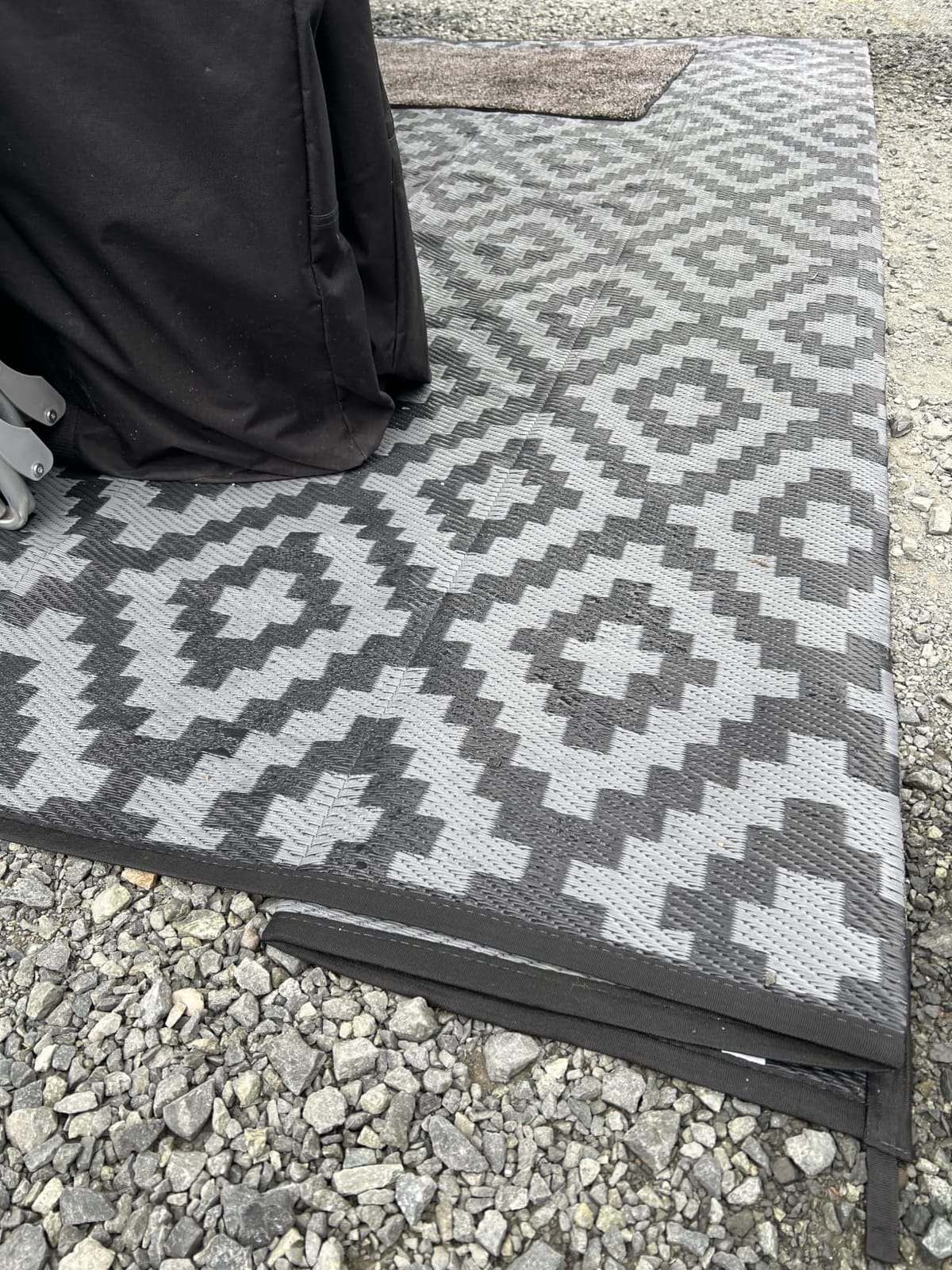 Waterproof Outdoor Rug 5x8 ft, Plastic Reversible Rug, Modern Area Rug, Large Floor Mat for Outdoors, RV, Patio, Backyard, Deck, Picnic, Beach, Camping, Black & Beige customer photo 2