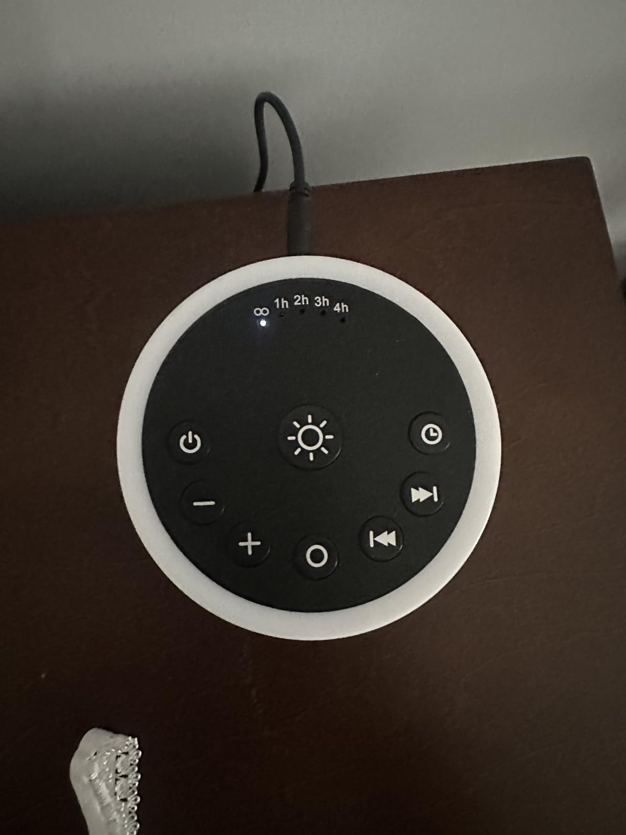 Sound Machine with 10 Colors Night Light 25 Soothing Sounds and Sleep White Noise Machine 32 Volume Levels 5 Timers Adjustable Brightness Memory Function for Adults Kids Baby customer photo 1