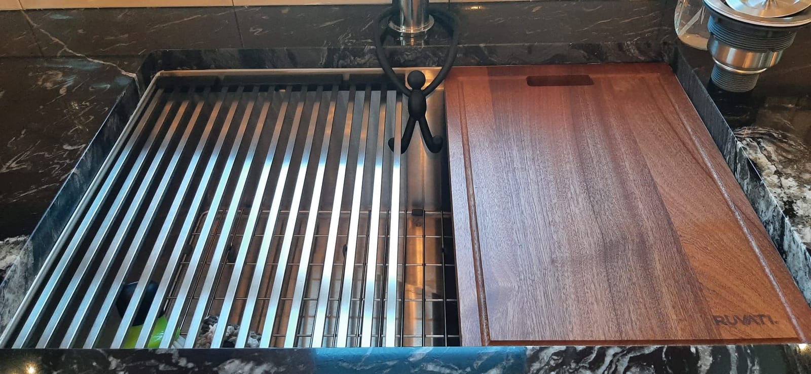 Ruvati 33-in 16-Gauge Offset-Drain Undermount Workstation Sink - RVH8591 customer photo 1