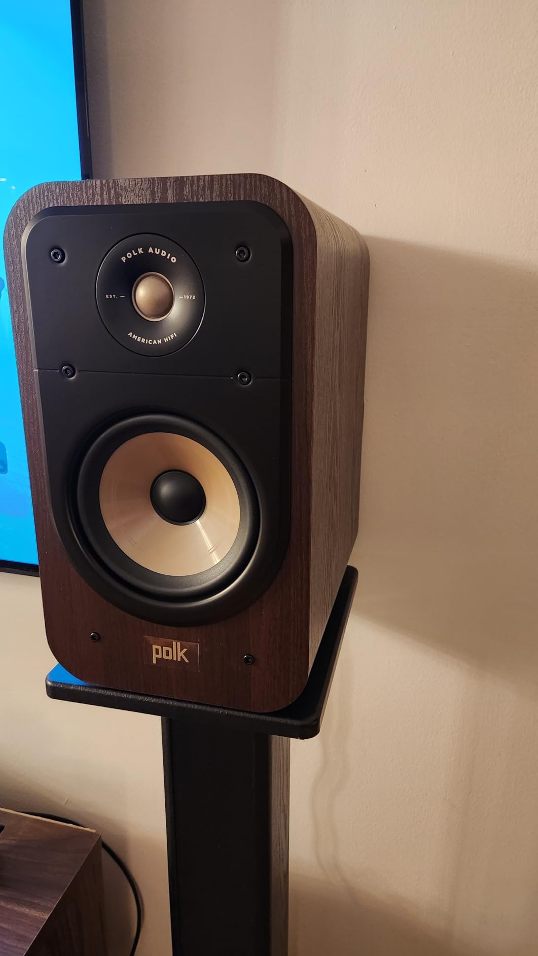 Polk Audio Signature Elite ES20 Bookshelf Speaker Pair, Contemporary Walnut customer photo 1