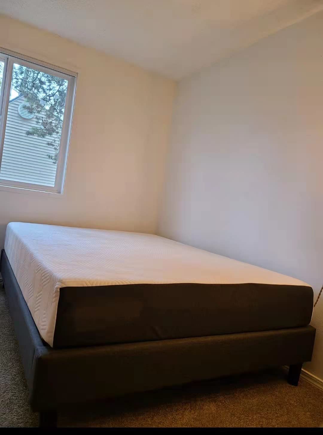 Coolvie Queen Mattress 12 Inch, Medium Firm Feel with Motion Isolation | Cooling Queen Hybrid Mattress in a Box, Memory Foam with Pocket Springs for a Cool Sleep & Pressure Relief, 100-Night Trial customer photo 1