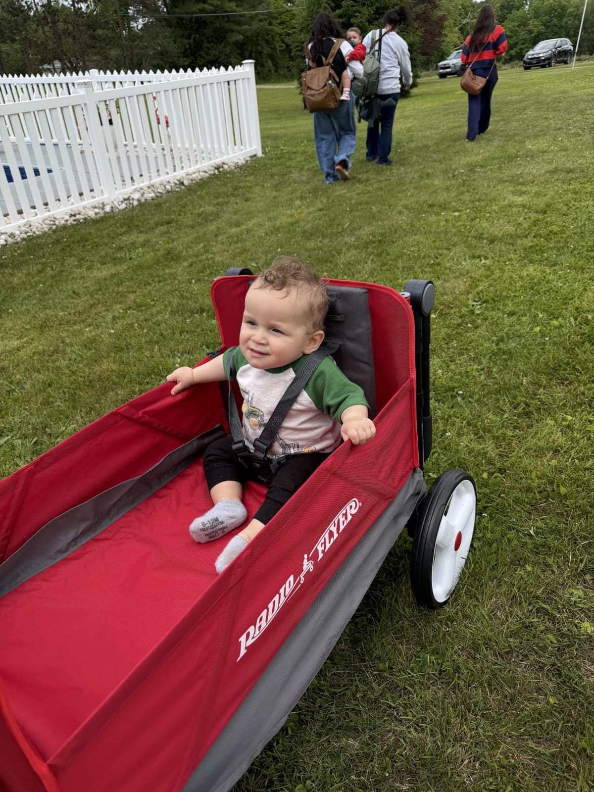 Radio Flyer City Luxe Stroll 'N Wagon, for Ages 1+, Stroller Wagon for Kids | 3-in-1 Push or Pull, Bench Mode, Easy Fold, UV Canopy, 5-Point Harnesses (Amazon Exclusive) customer photo 2