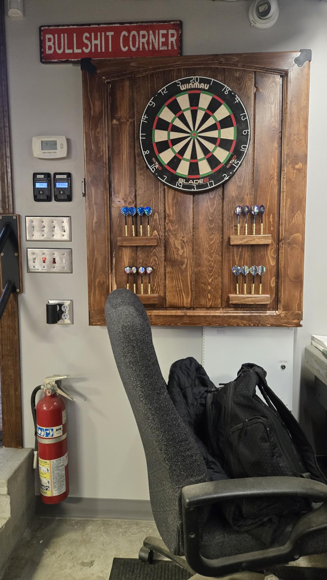 WINMAU Professional Bristle Dartboard - PDC Tournament Board with Official Tournament Specifications - Blade 6 Triple Core customer photo 2