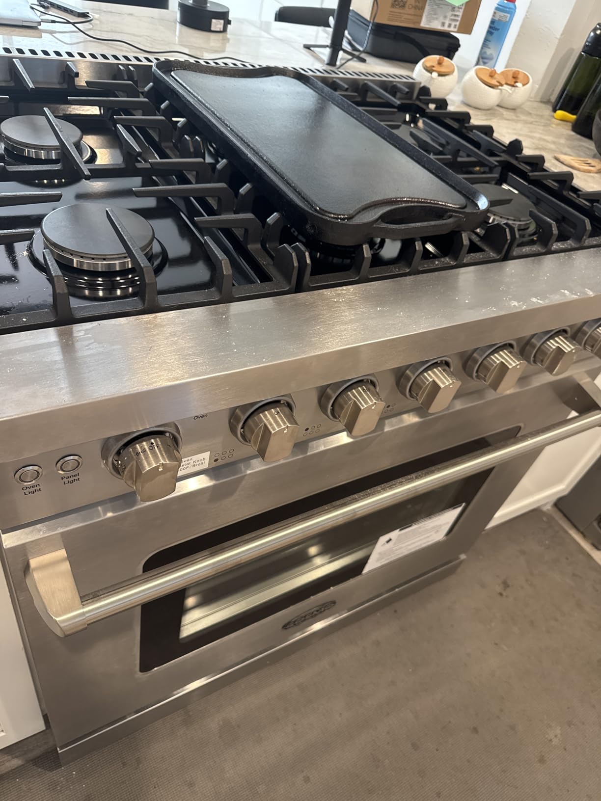 24 in. Haven Coll 3.7 cu ft 4 Burner Gas Range, Convection, Stainless Steel customer photo 2