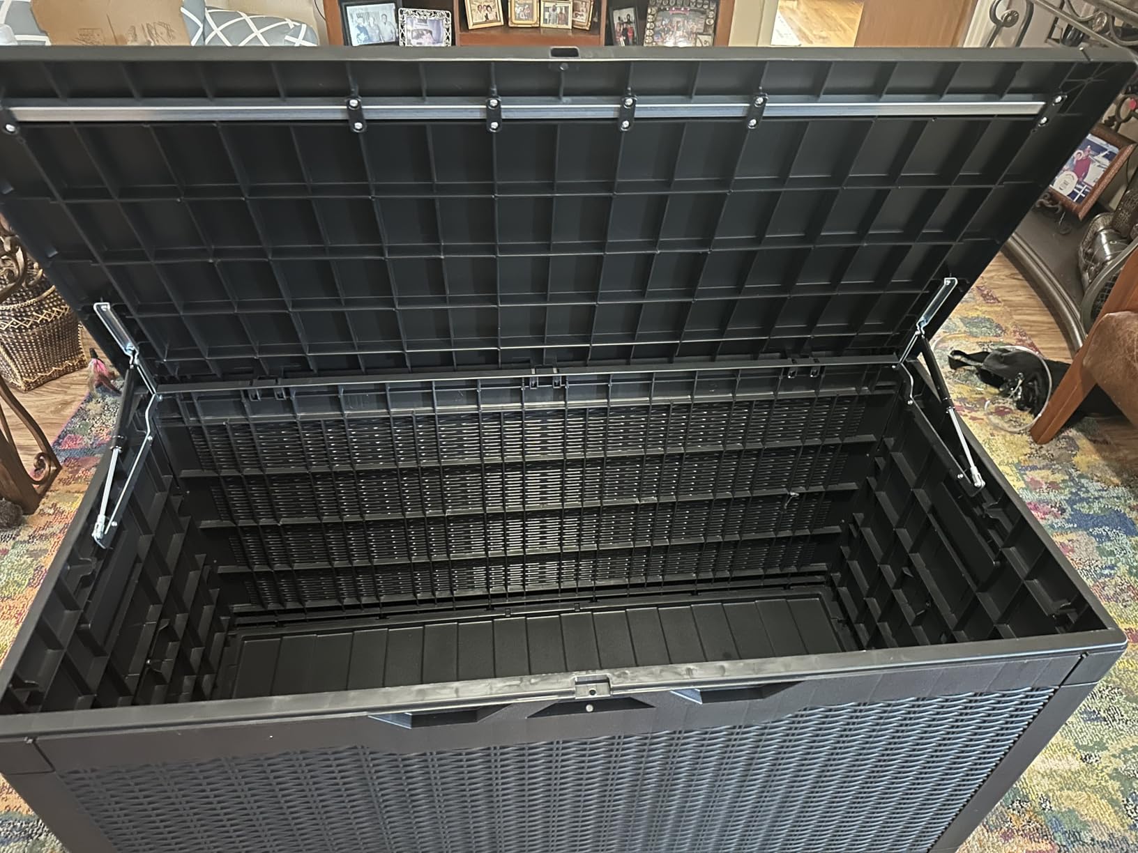 Devoko 100 Gallon Waterproof Large Resin Deck Box customer photo 1