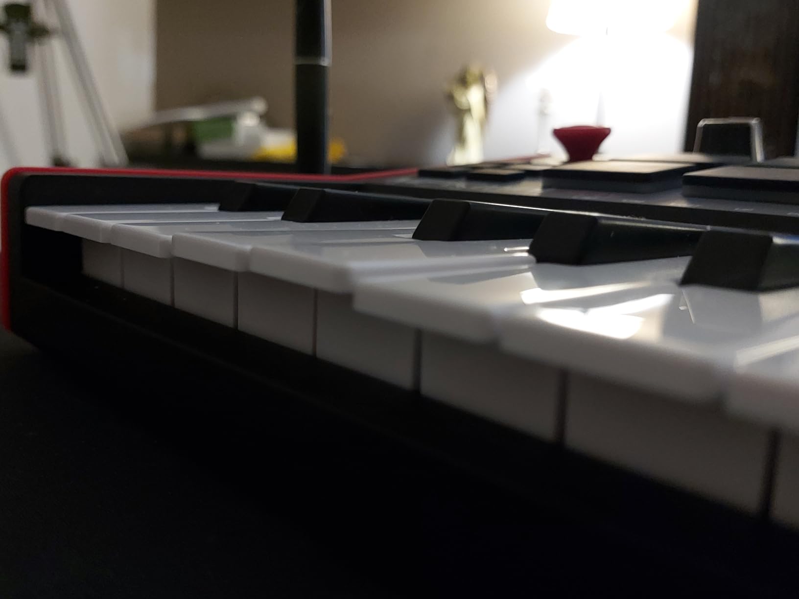 Akai Professional MPK Mini Play MK3 25-Key USB MIDI Keyboard Controller customer photo 2